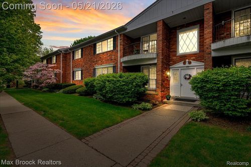 c-1711 Huntingwood Ln, Bloomfield Hills, MI, 48304-2389 | Card Image