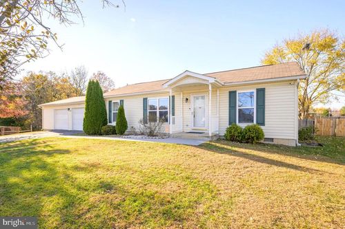 77 Barbie Ln, MARTINSBURG, WV, 25405-6716 | Card Image