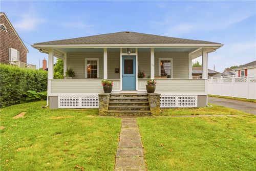30 Boulevard, Middletown, RI, 02842-5457 | Card Image