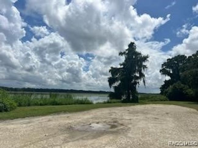 11211 Se 201 St St, House other with 4 bedrooms, 2 bathrooms and 1 parking in INGLIS FL | Image 14