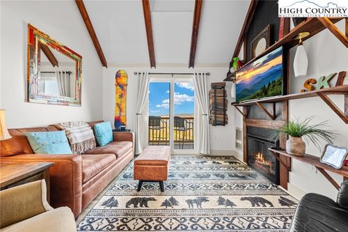 11103-111 Sugar Ski Dr, Sugar Mountain, NC, 28604-7145 | Card Image