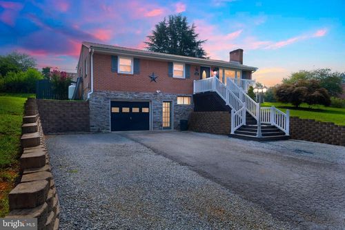 635 Ridgecrest Dr, Hollins, VA, 24019-6271 | Card Image