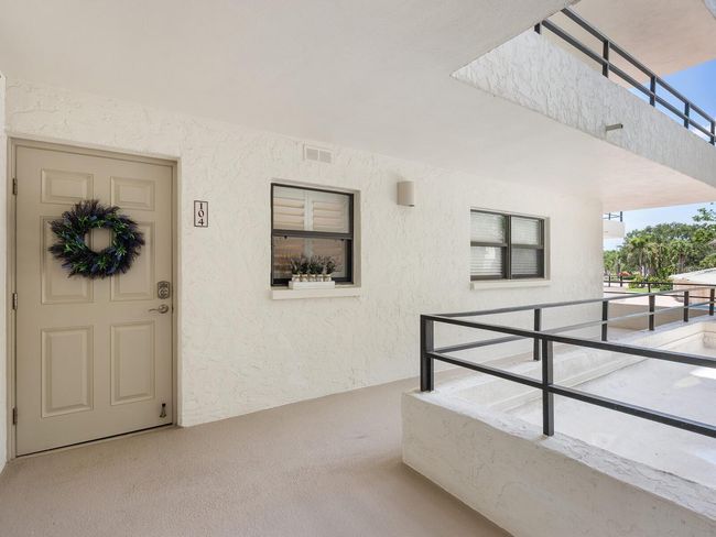 APT-104 - 8701 Midnight Pass Rd, Condo with 2 bedrooms, 2 bathrooms and null parking in SARASOTA FL | Image 5