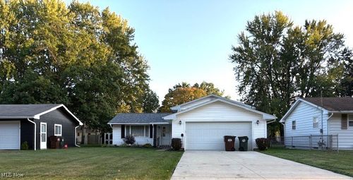 42937 Crestlane Dr, Elyria, OH, 44035-2016 | Card Image