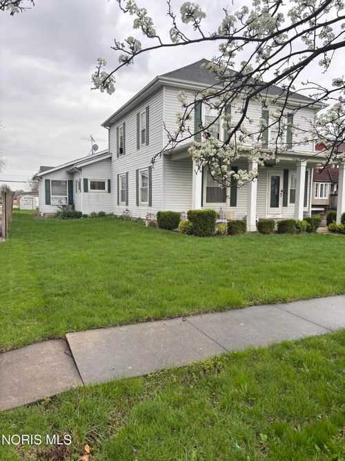 219 W Maple St, Deshler, OH, 43516-1125 | Card Image