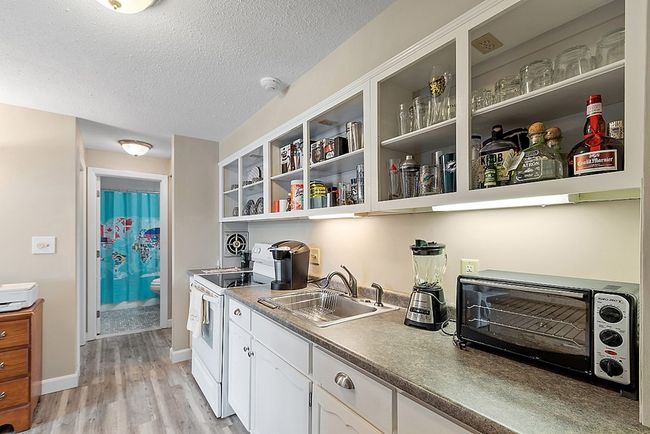 APT-14 - 144 West St, Condo with 1 bedrooms, 1 bathrooms and 1 parking in Leominster MA | Image 14