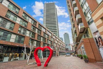 450 - 33 Mill St, Condo with 1 bedrooms, 1 bathrooms and 1 parking in Toronto ON | Image 2