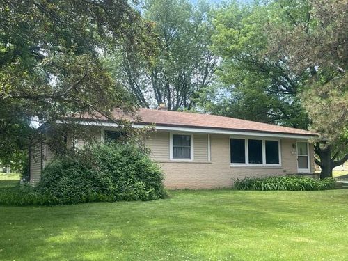 N51W16041 Fair Oak Parkway, Menomonee Falls, WI, 53051 | Card Image