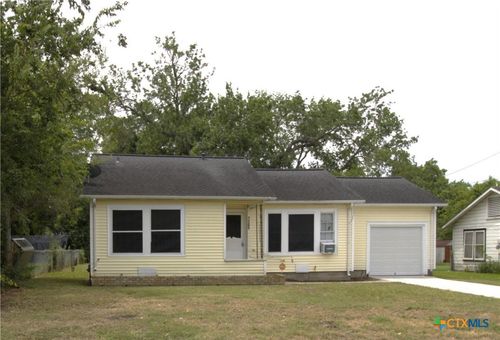 1109 Manor Dr, Victoria, TX, 77901-4072 | Card Image