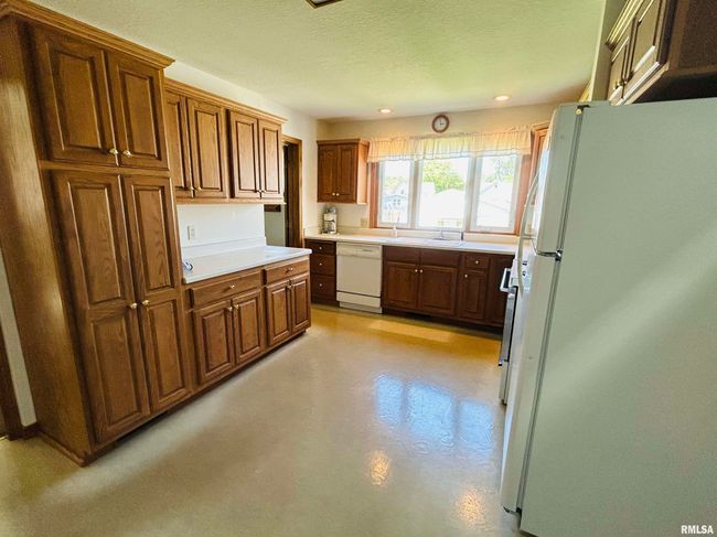636 5 Th Ave S, House other with 3 bedrooms, 2 bathrooms and null parking in Clinton IA | Image 13
