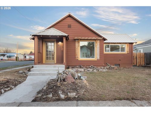 1790 Chestnut St, Baker City, OR, 97814-2908 | Card Image
