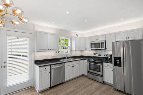 41-7909 Thornfield Ln, Columbus, OH, 43235-1894 | Card Image