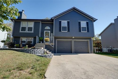 123 S Darrowby Dr, Raymore, MO, 64083-8133 | Card Image