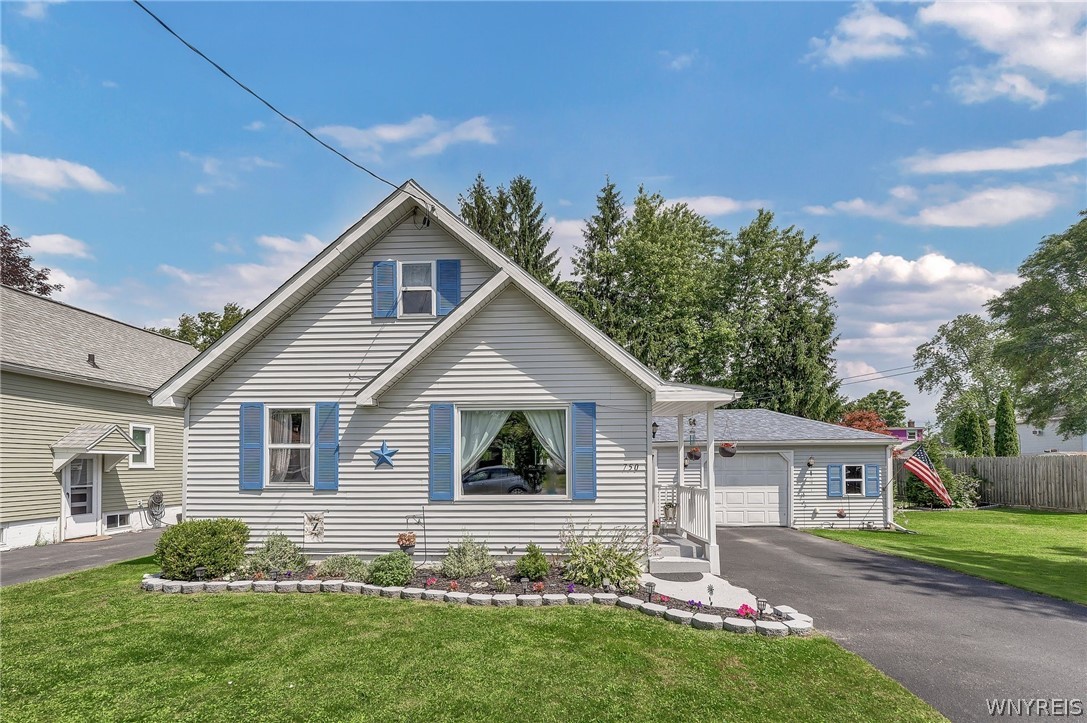 Revere Ave, North Tonawanda, NY 14120
