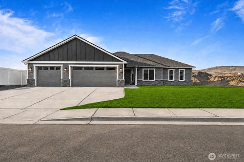 8391 Desert Greens Loop Se, Othello, WA, 99344 | Card Image