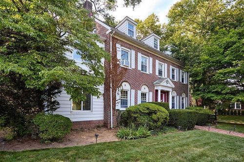 70 Frederick Pl, Mount Vernon, NY, 10552-2332 | Card Image