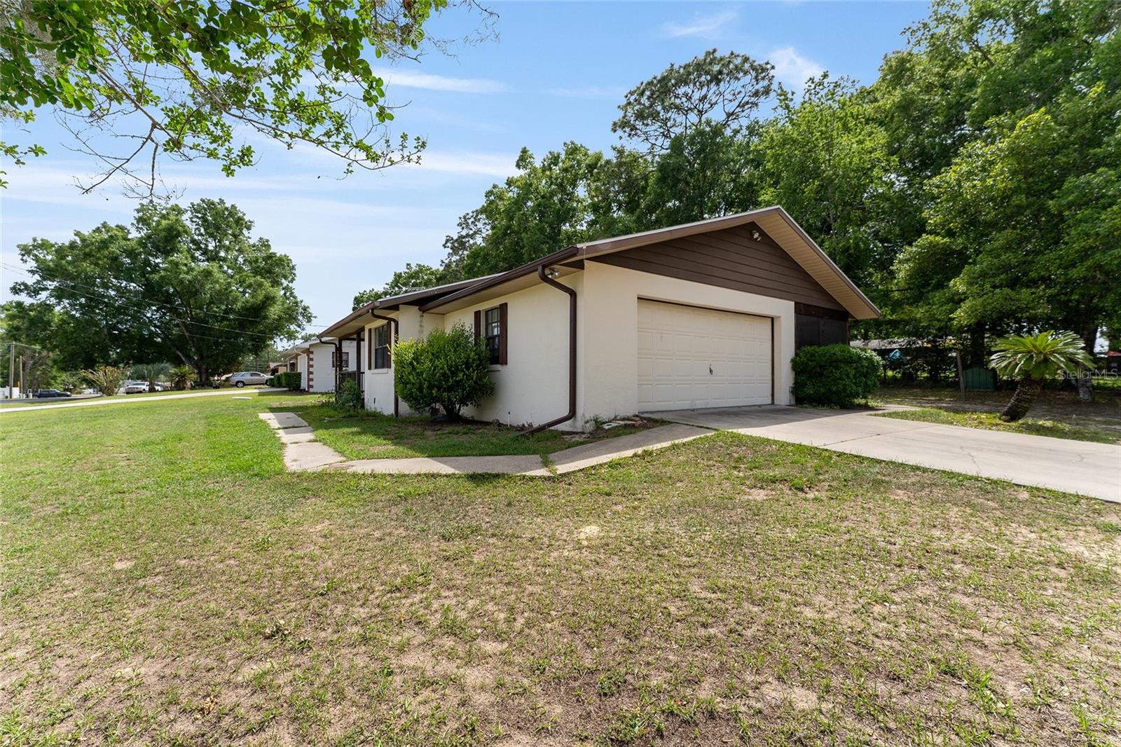 Residential in BELLEVIEW 3