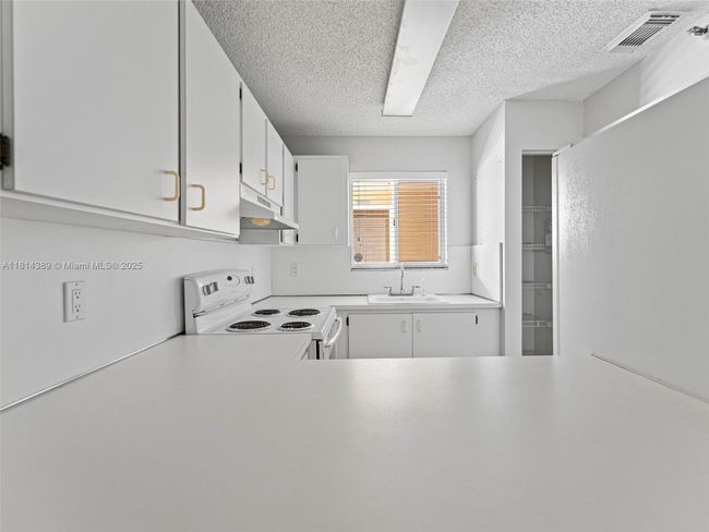 APT-204 - 7905 W 30 Th Ct, Condo with 1 bedrooms, 1 bathrooms and null parking in Hialeah FL | Image 7