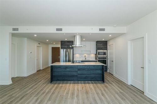 905-1628 Store St, Victoria, BC, V8W0H1 | Card Image