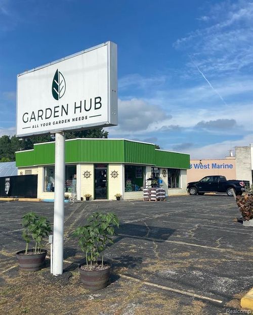 588 Pointe Tremble Rd, Algonac, MI, 48001-1646 | Card Image