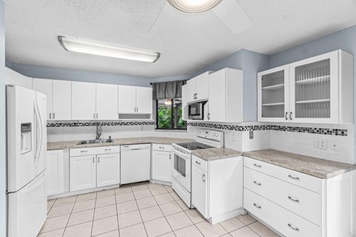 10173 Chestwood Rd, Boynton Beach, FL, 33437-1359 | Card Image