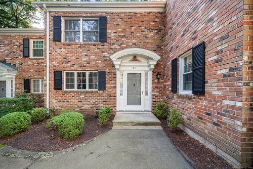 27 Tunxis Vlg, Farmington, CT, 06032-1517 | Card Image