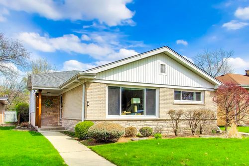 7645 Kilbourn Ave, Skokie, IL, 60076-3739 | Card Image