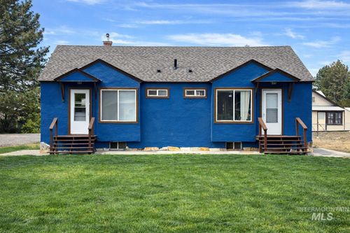 217 & 219 Oregon St, Gooding, ID, 83330-1167 | Card Image