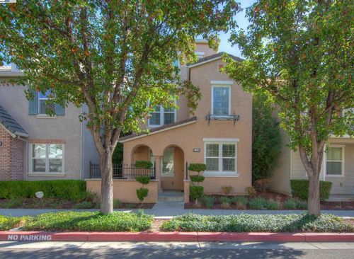 2168 Wellington Dr, Tracy, CA, 95376-8750 | Card Image