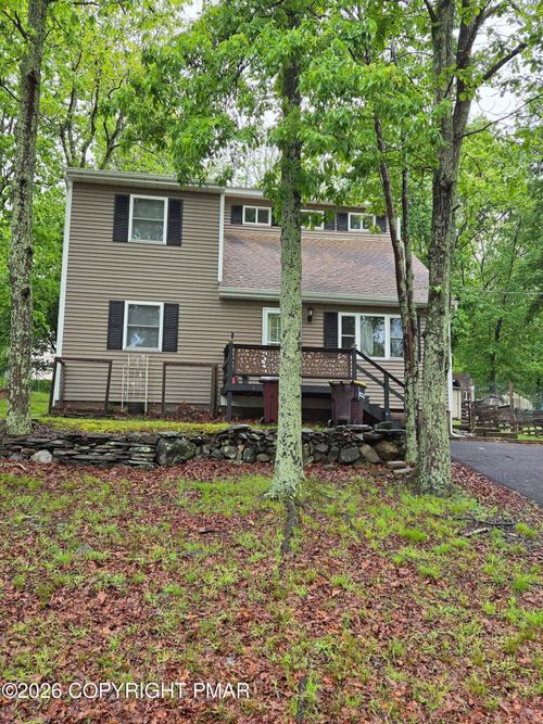 2114 Lakeview Rd, Bushkill, PA, 18324-8164 | Card Image