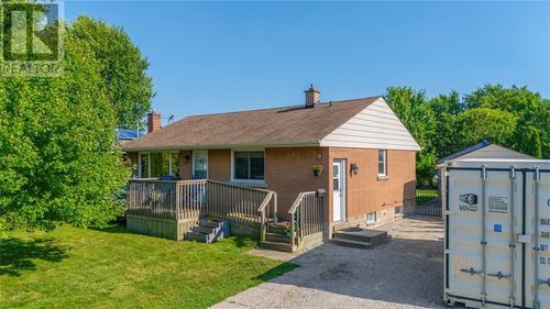 15 Preston Ave, Sarnia, ON, N7S1L5 | Card Image