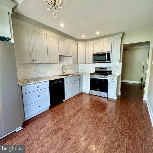 22 Honey Locust Ln, NEWTOWN, PA, 18940-9285 | Card Image