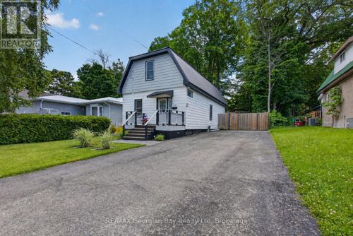 241 Donalda St, Midland, ON, L4R2N4 | Card Image