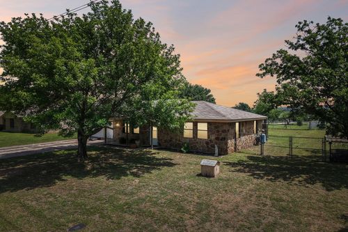 115 E Mountain View Dr, Burnet, TX, 78611-5567 | Card Image