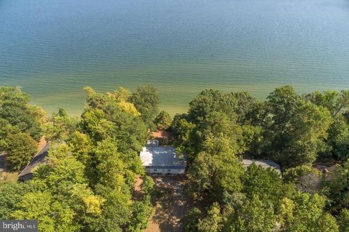1300 Golden West Way, LUSBY, MD, 20657-4907 | Card Image
