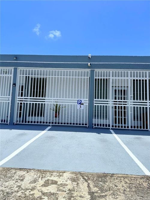 530 B/Q 196-24 Villa Carolina, Carolina, PR, 00985 | Card Image