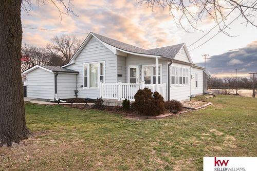 530 N Locust St, Red Cloud, NE, 68970-2461 | Card Image