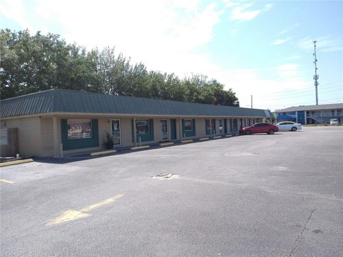 233 W Main St, APOPKA, FL, 32703-5144 | Card Image