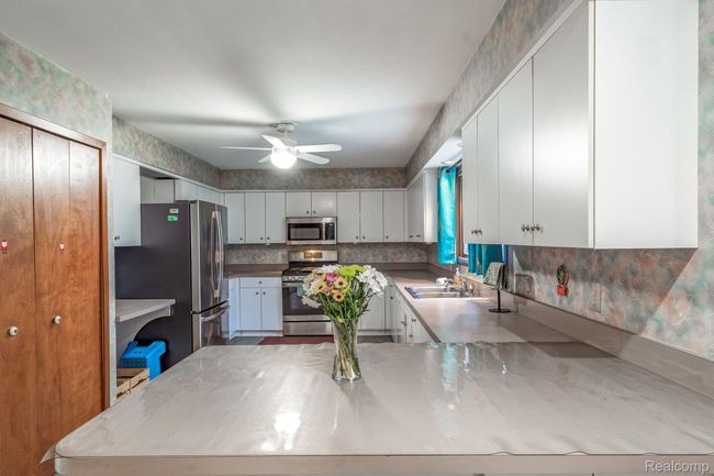 24593 Redwing Dr, House other with 4 bedrooms, 3 bathrooms and null parking in Novi MI | Image 13