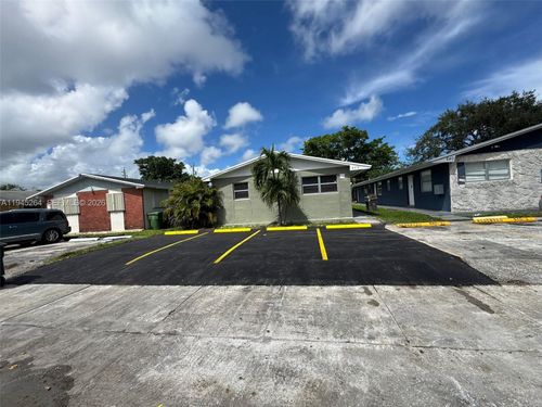 844 Sw 10th St, Hallandale Beach, FL, 33009-6826 | Card Image