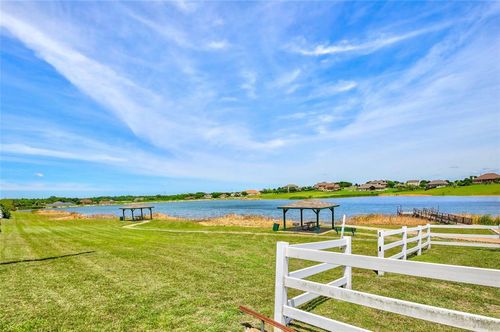 101 Brushy Creek Trl, Hutto, TX, 78634-5436 | Card Image