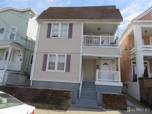 130 Catalpa Ave, Perth Amboy, NJ, 08861-4619 | Card Image