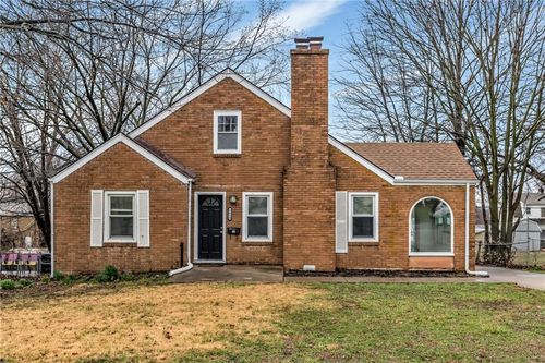 9614 32nd St, Independence, MO, 64052-1005 | Card Image