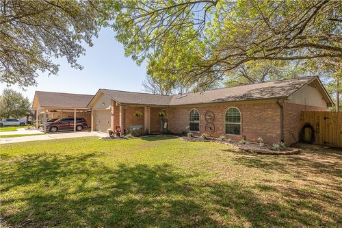 2904 River Oaks Cir, Bryan, TX, 77802-4751 | Card Image