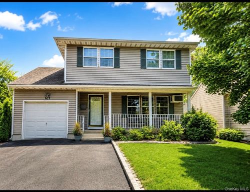 611 Peconic Avenue, Babylon, NY, 11704 | Card Image