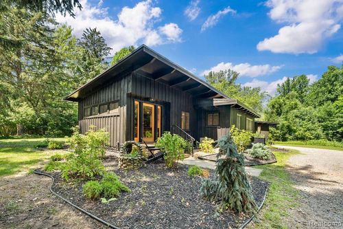 5831 Browntown Rd, Sawyer, MI, 49125-9147 | Card Image