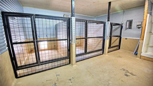 Indoor kennels | Image 15