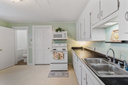 18-16-18 S Elm St, Saint Albans, VT, 05478-2226 | Card Image