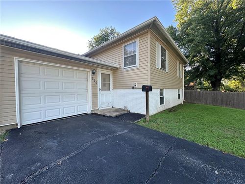 854 N Aztec Dr, Independence, MO, 64056-2153 | Card Image