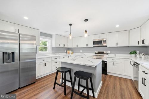 11 Helluva Hill Ln, GLEN MILLS, PA, 19342-1720 | Card Image